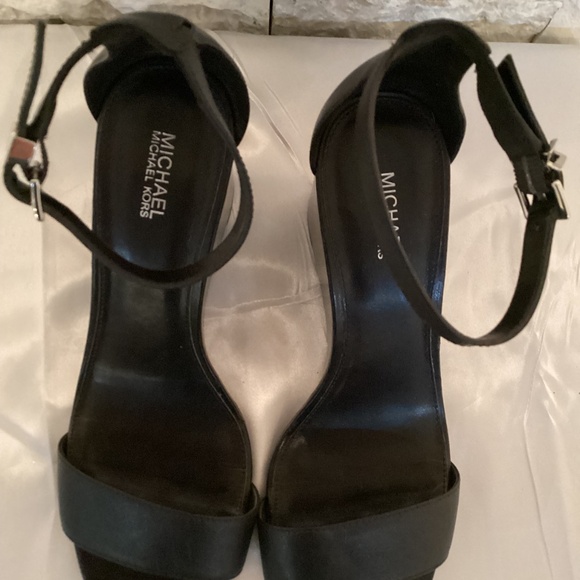 Michael Michael Kors Fiona Wedge Sandals - Picture 11 of 12